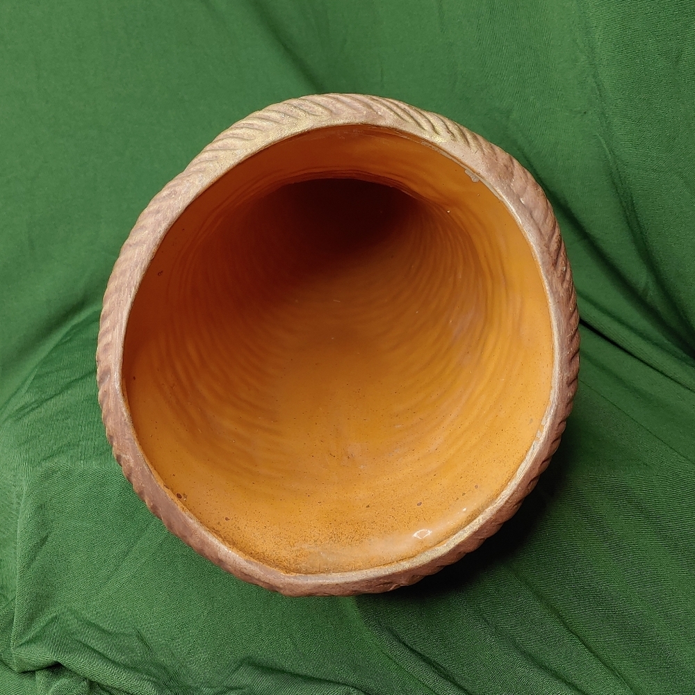 Cornucopia vase/container - Picture 11 of 11